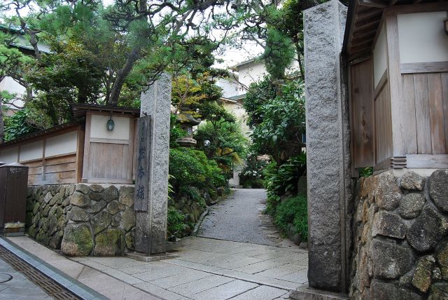 岩本楼本館(イワモトロウホンカン)